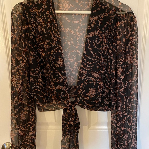 Bardot Black Floral Tie Crop Top (S) - Picture 2 of 3